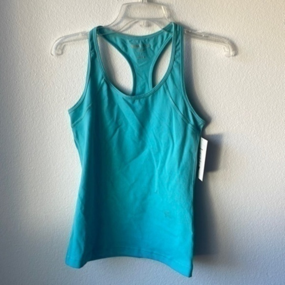 NWT Yogasmoga top tank top size 6 aqua color